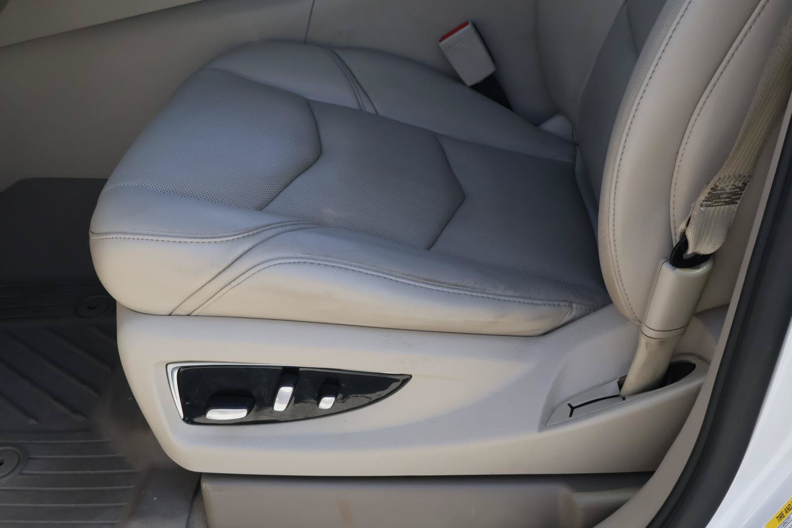 Used 2020 Cadillac Escalade ESV Premium Luxury RWD image 21
