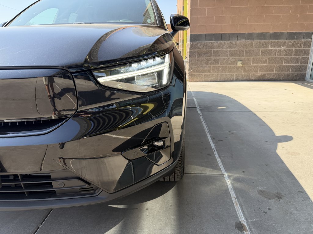 Used 2024 Volvo XC40 Recharge Plus w/ Protection Package Premier RWD image 11
