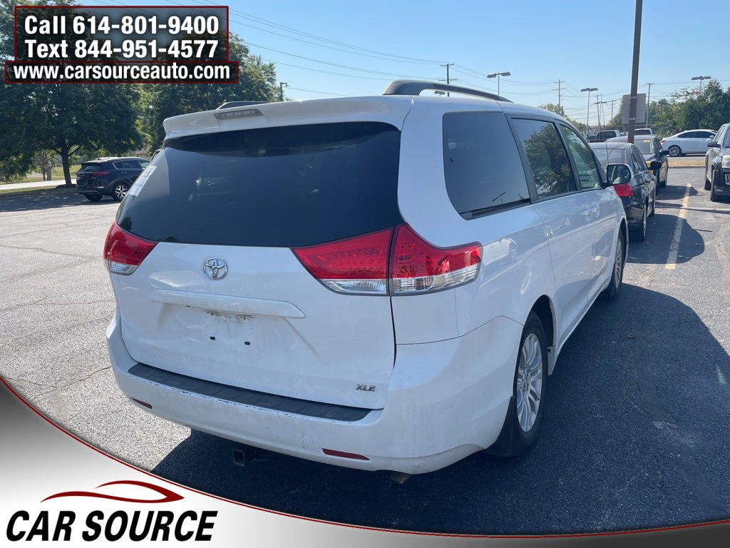 Used 2014 Toyota Sienna L image 7