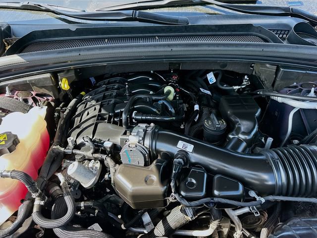 Used 2025 Jeep Grand Cherokee Limited w/ MOPAR Finishing Package AWD/4WD image 31