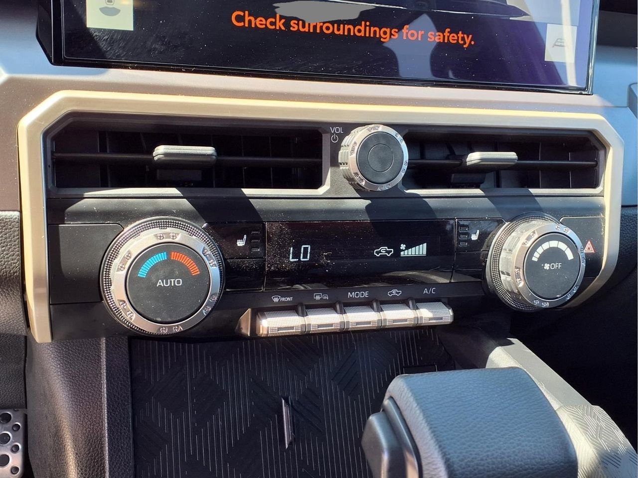 Used 2024 Toyota Tacoma TRD Sport AWD/4WD image 19