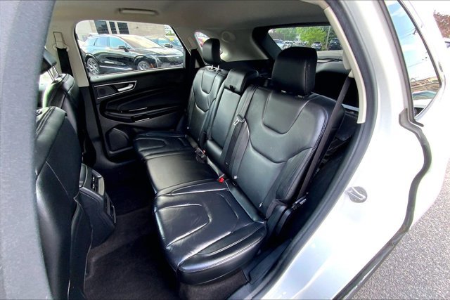 Used 2020 Ford Edge Titanium AWD/4WD image 24