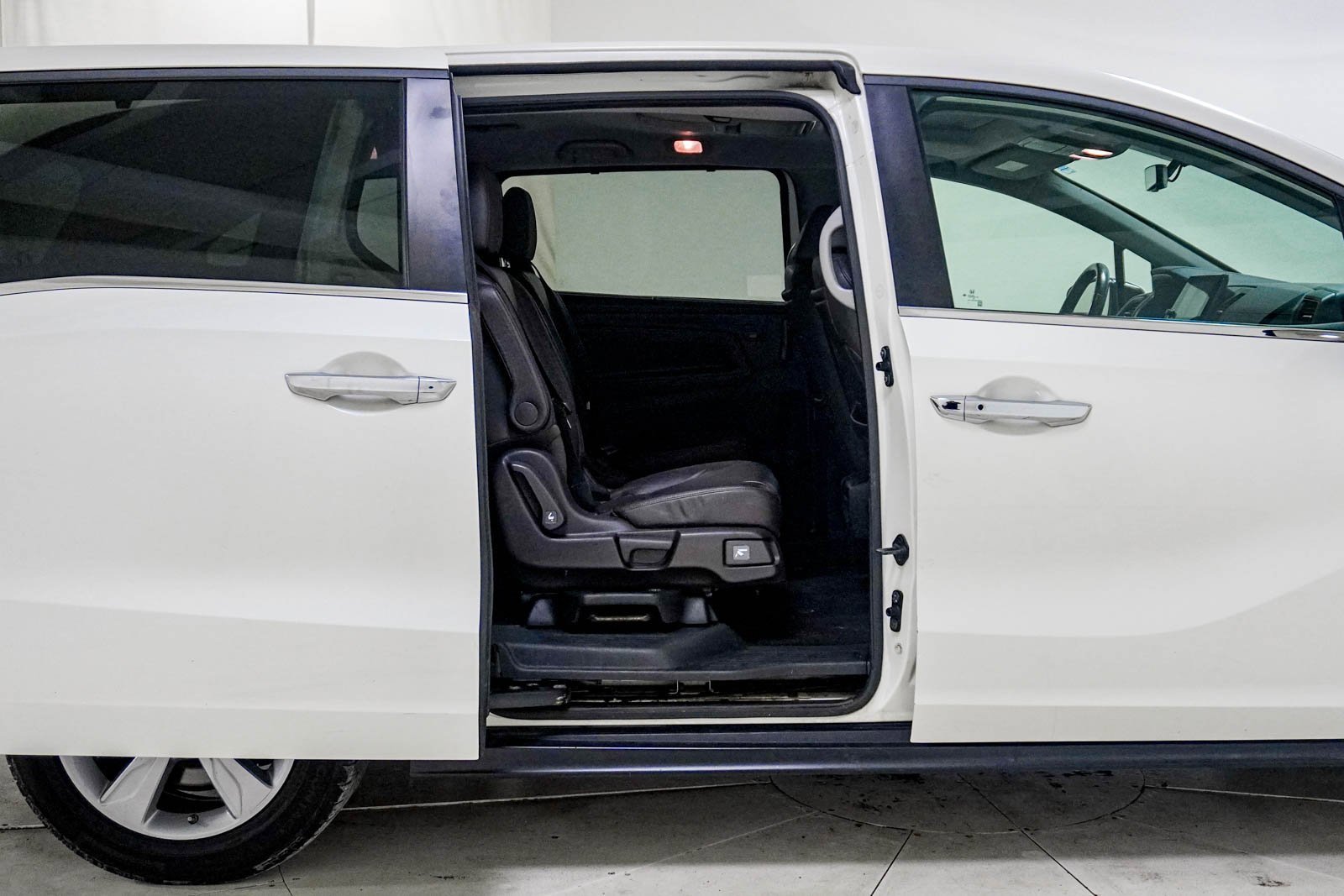 Used 2018 Honda Odyssey EX-L image 35