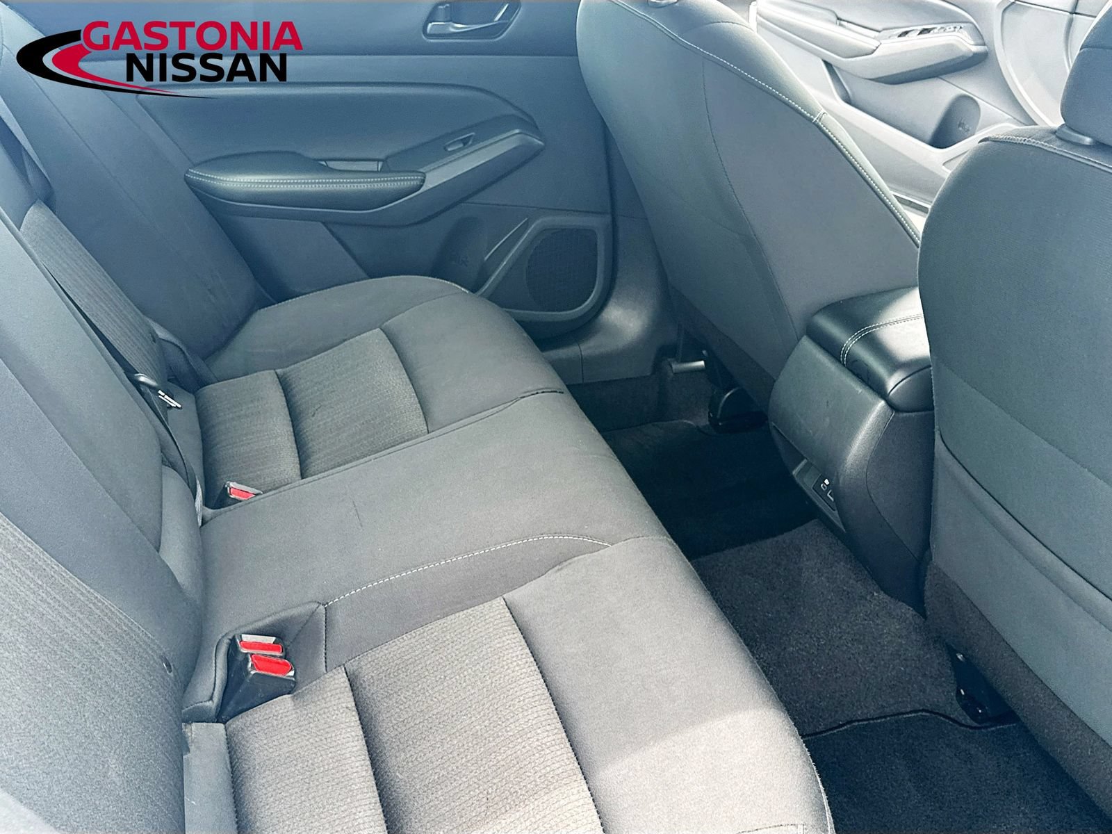 Used 2025 Nissan Altima 2.5 SV FWD image 34