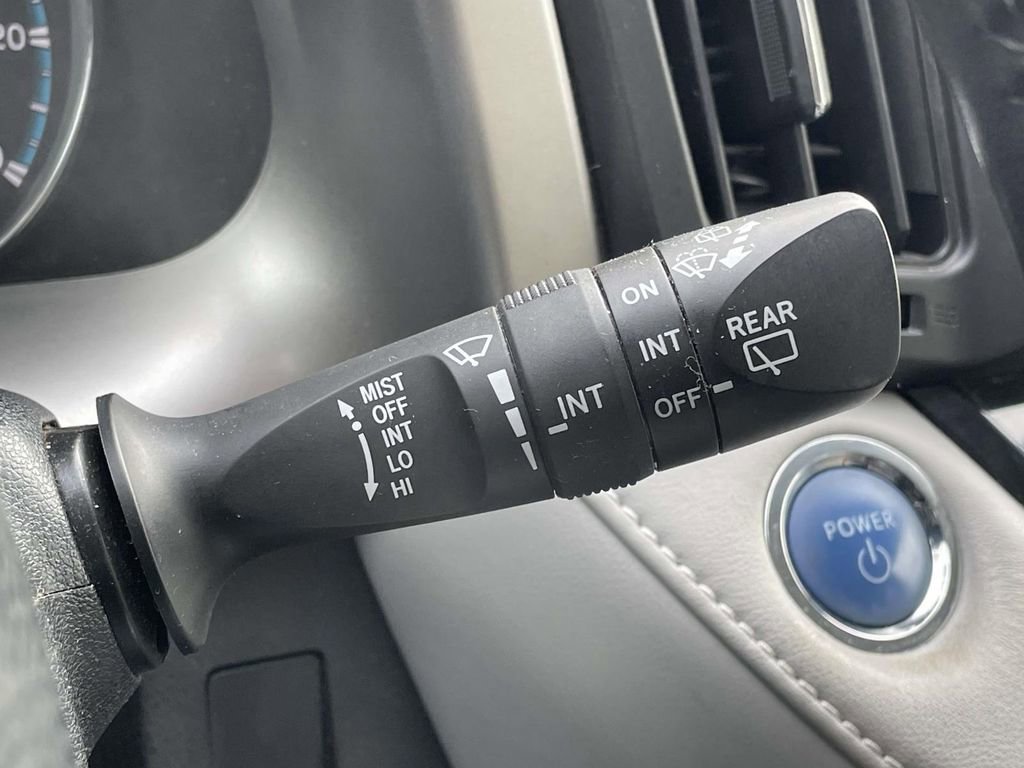 Used 2017 Toyota RAV4 Limited image 13