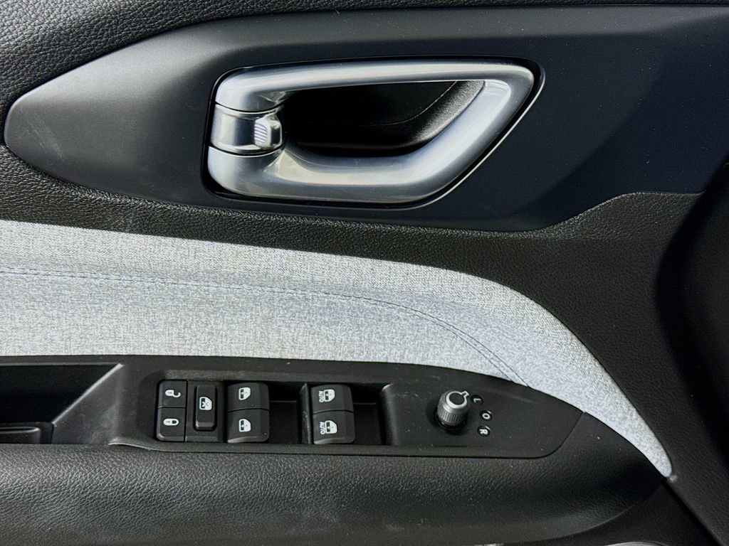 Used 2022 Jeep Compass Latitude w/ Sun and Sound Group image 24