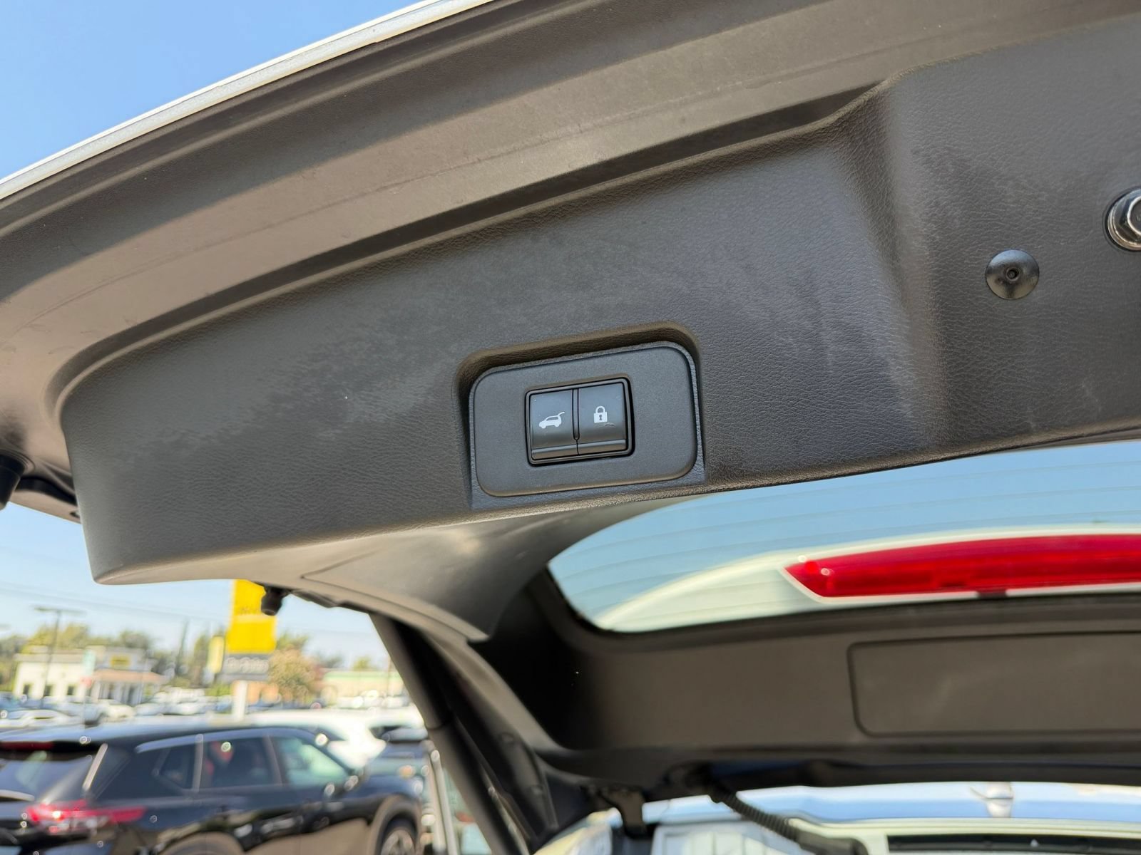 Used 2025 Nissan Rogue SV FWD image 23