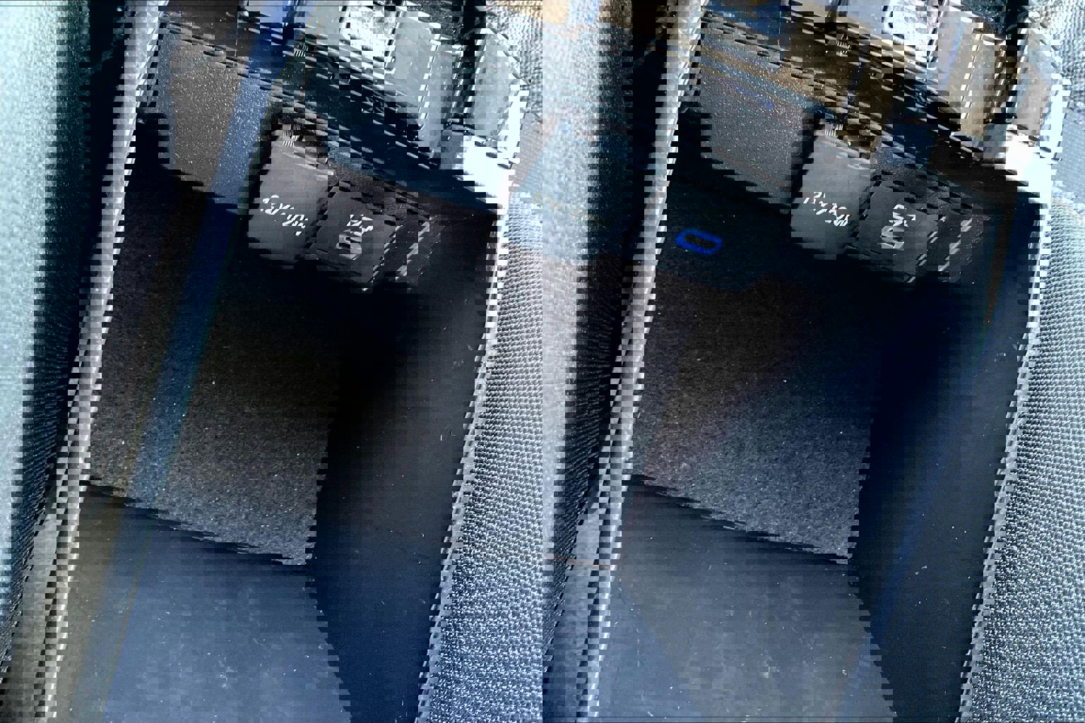 Used 2022 Toyota Corolla LE image 31