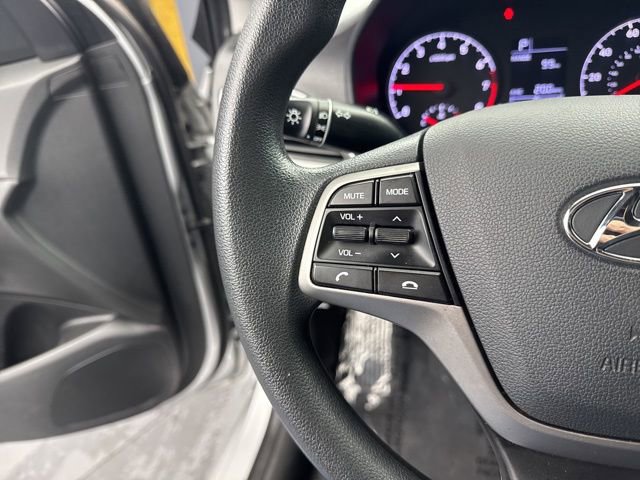 Used 2020 Hyundai Accent SE image 27