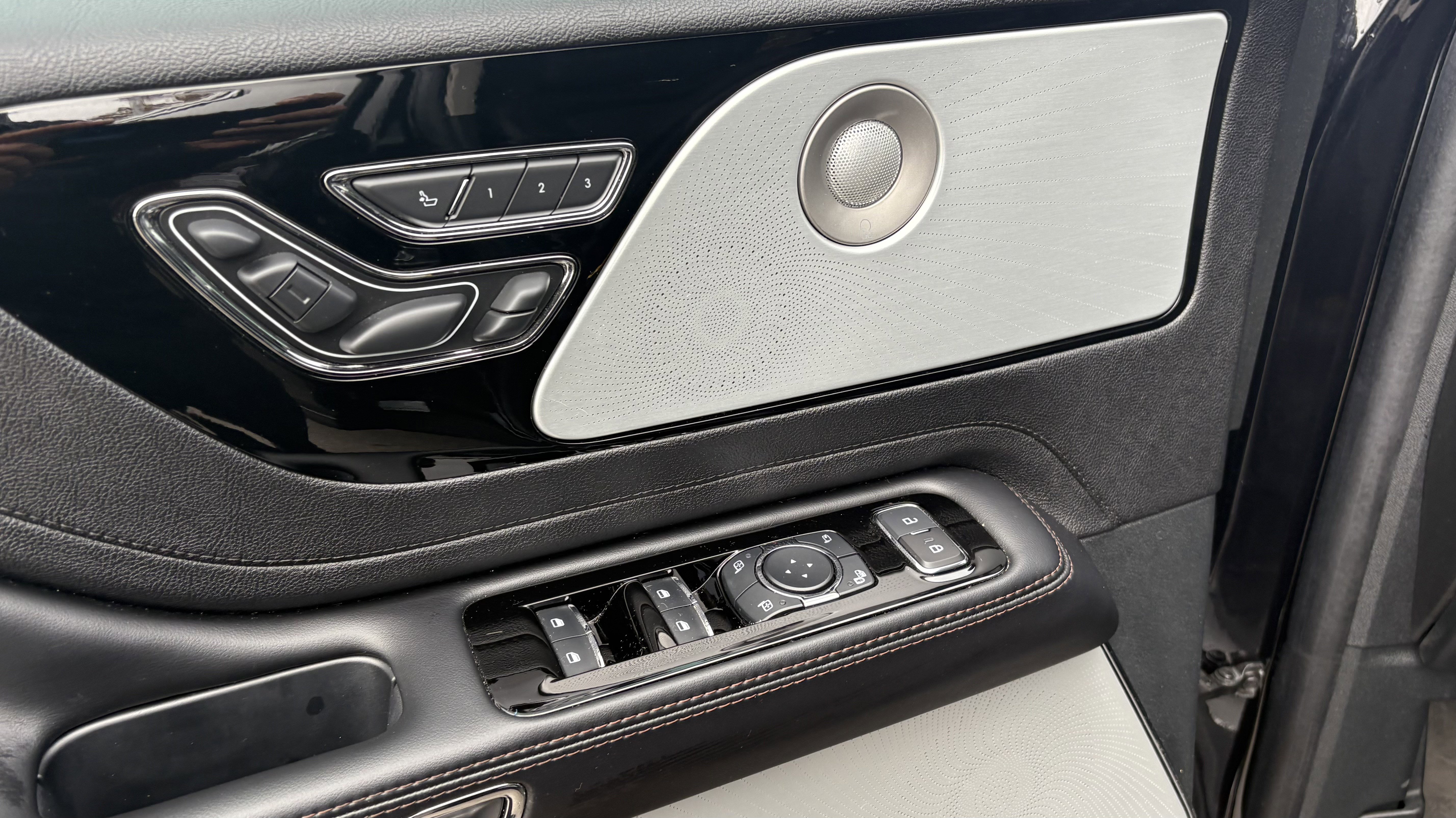 Used 2023 Lincoln Aviator Grand Touring w/ Equipment Group 301A image 17