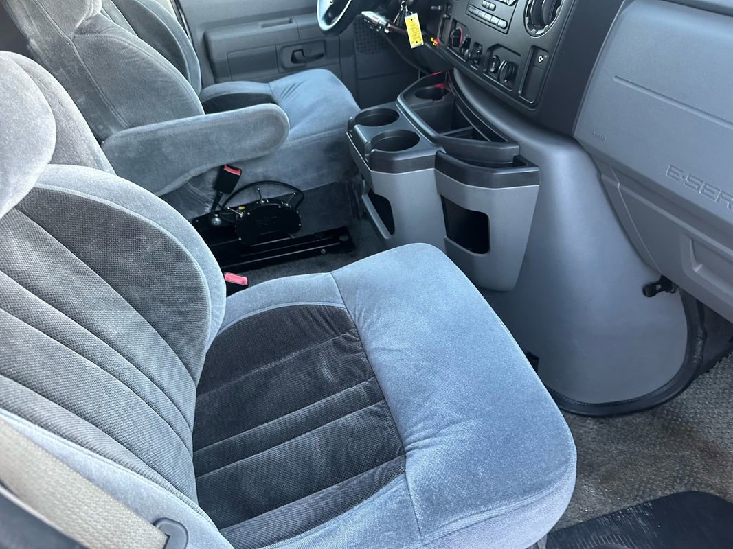 Used 2010 Ford E-150 and Econoline 150 image 18