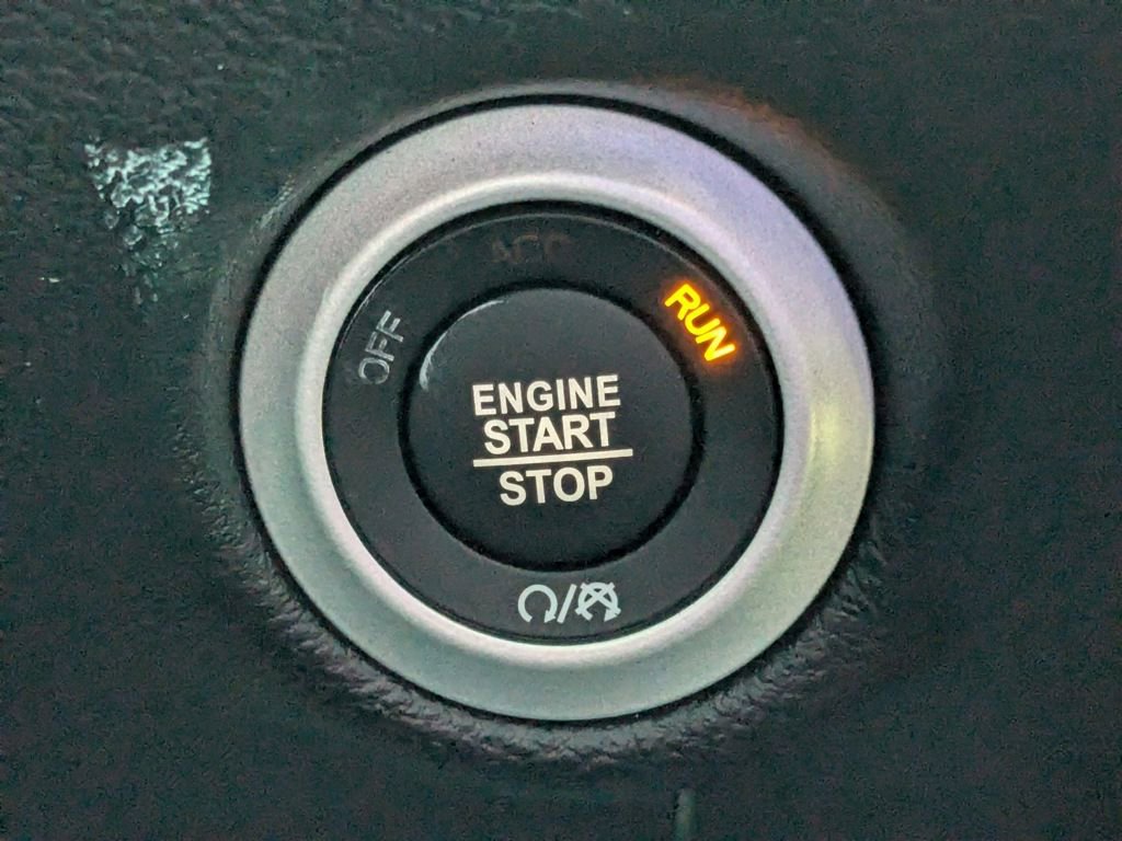 New 2025 Chrysler Voyager LX image 28