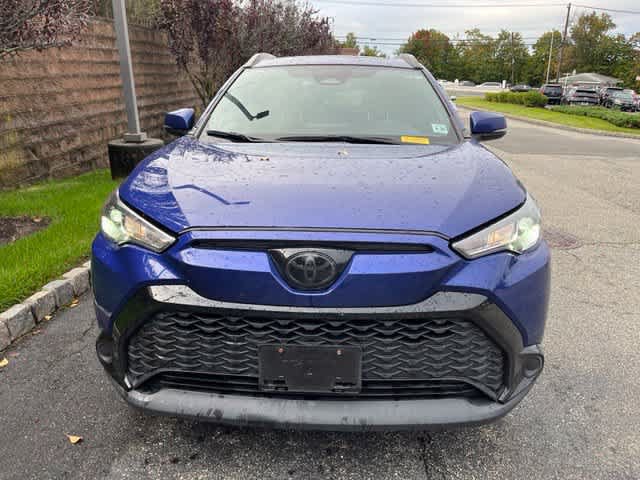 Used 2024 Toyota Corolla Cross AWD Hybrid w/ Moonroof Package image 2