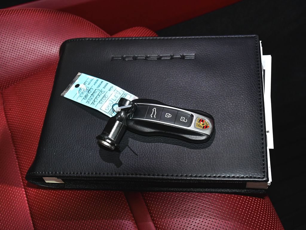 Used 2023 Porsche Cayenne Platinum Edition AWD/4WD image 60