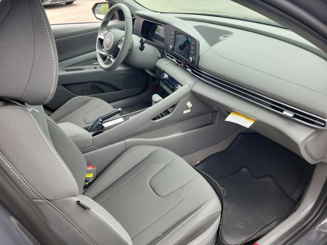 New 2026 Hyundai Elantra SEL Sport FWD image 20