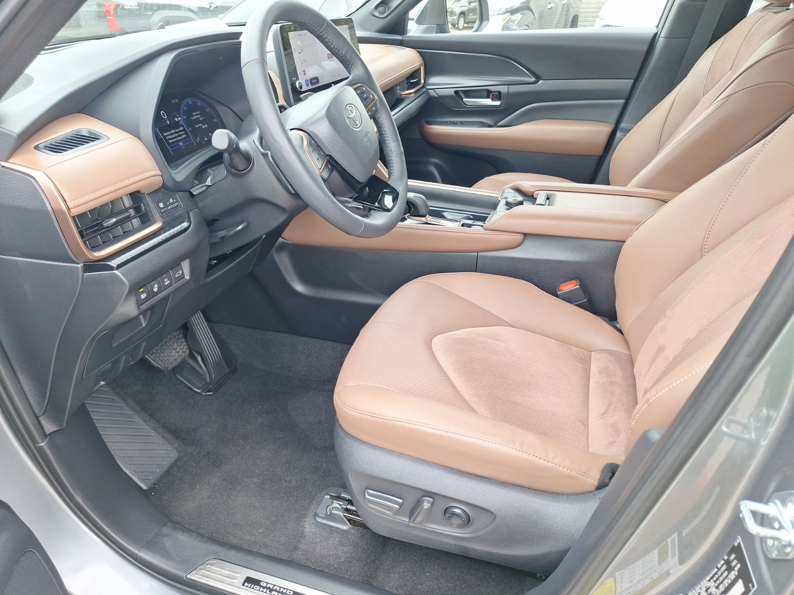 Used 2026 Toyota Grand Highlander AWD Hybrid image 15