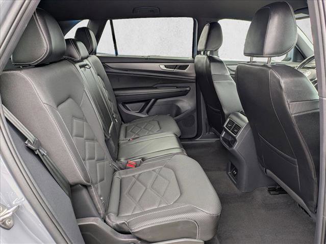 Used 2024 Volkswagen Atlas Cross Sport SE image 18