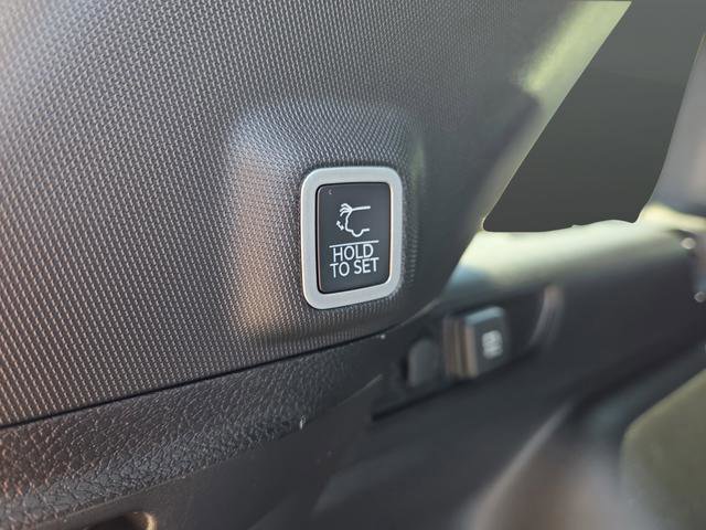 New 2025 Jeep Grand Cherokee Limited w/ Luxury Tech Group II image 16