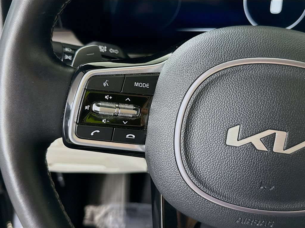 Certified 2023 Kia Sorento SX Prestige AWD/4WD image 23
