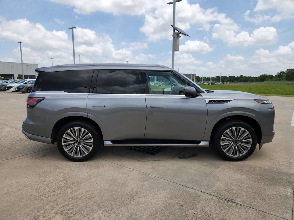 Used 2025 INFINITI QX80 Sensory AWD/4WD image 4