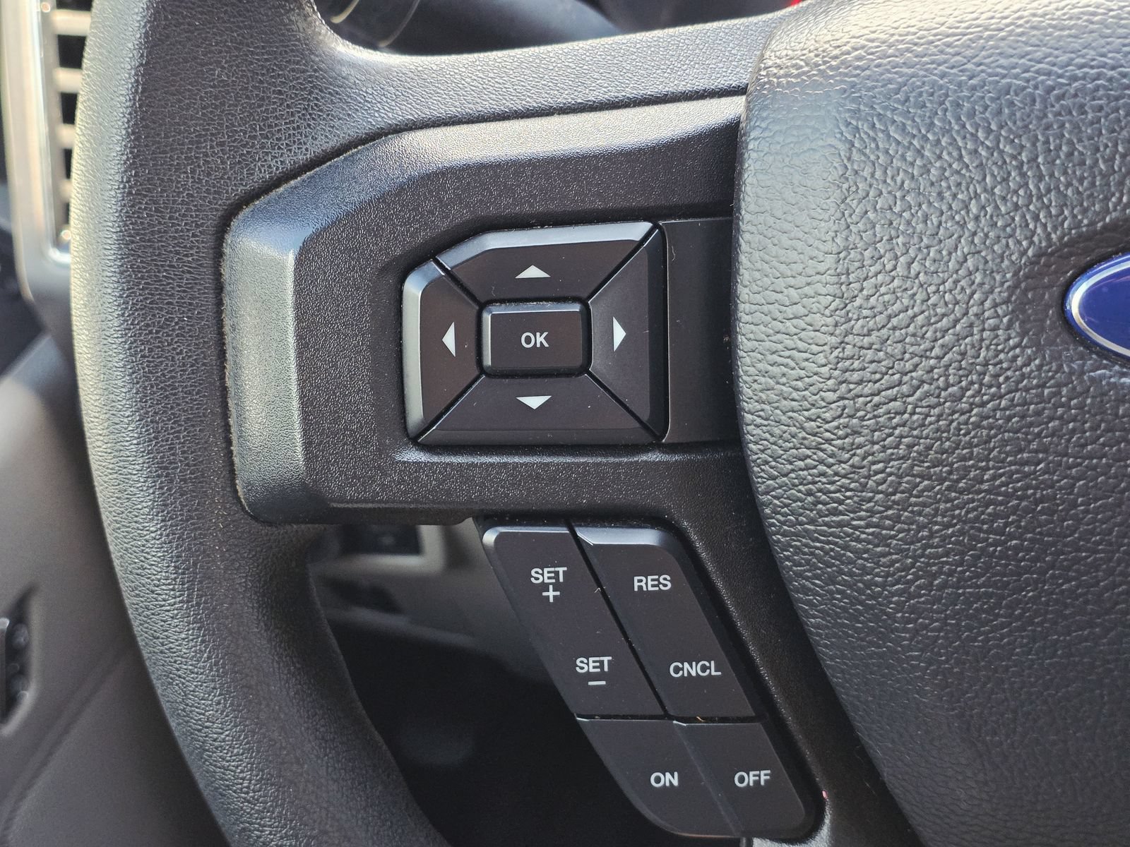 Used 2019 Ford F250 XLT w/ XLT Premium Package AWD/4WD image 28