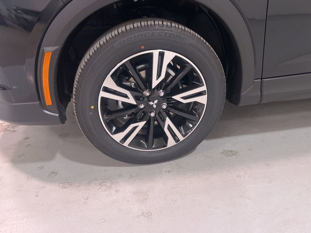 New 2026 Mitsubishi Eclipse Cross Black Edition image 9