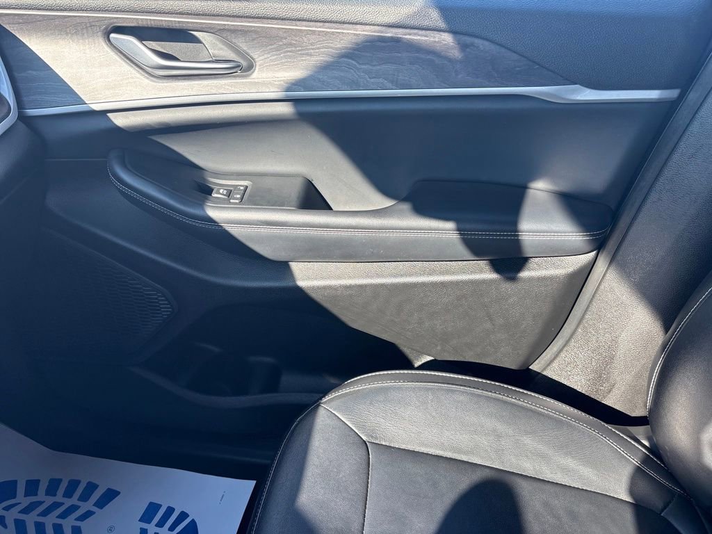 Used 2023 Jeep Grand Cherokee Limited image 27