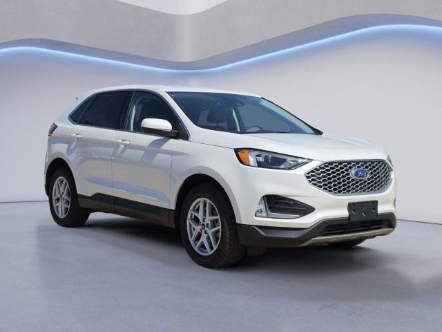 Certified 2024 Ford Edge SEL w/ Convenience Package AWD/4WD image 2