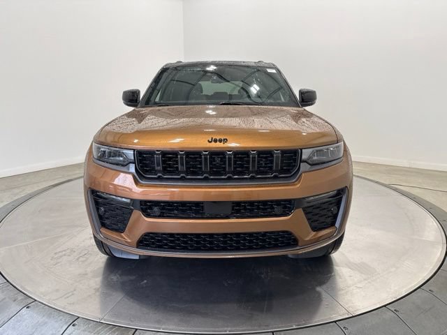 New 2026 Jeep Grand Cherokee Summit AWD/4WD image 2