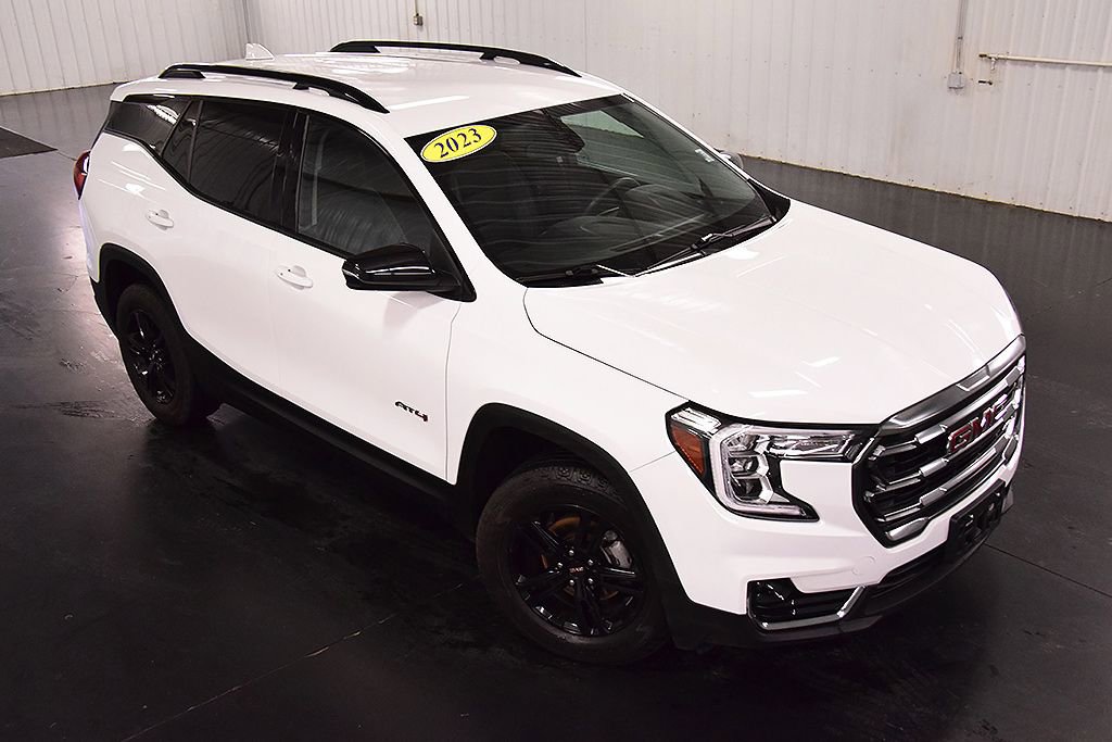 Used 2023 GMC Terrain AT4 w/ LPO, Floor Liner Package AWD/4WD image 9