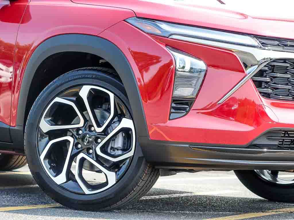 New 2026 Chevrolet Trax RS w/ Driver Confidence Package FWD image 4