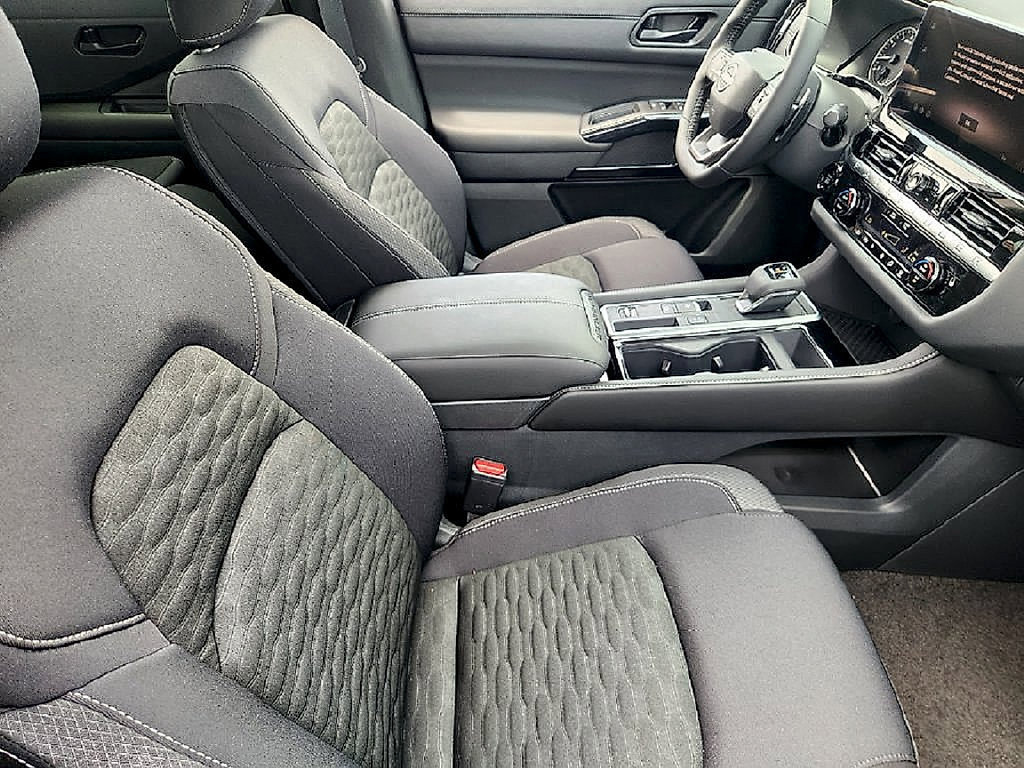 New 2026 Nissan Pathfinder SV FWD image 17