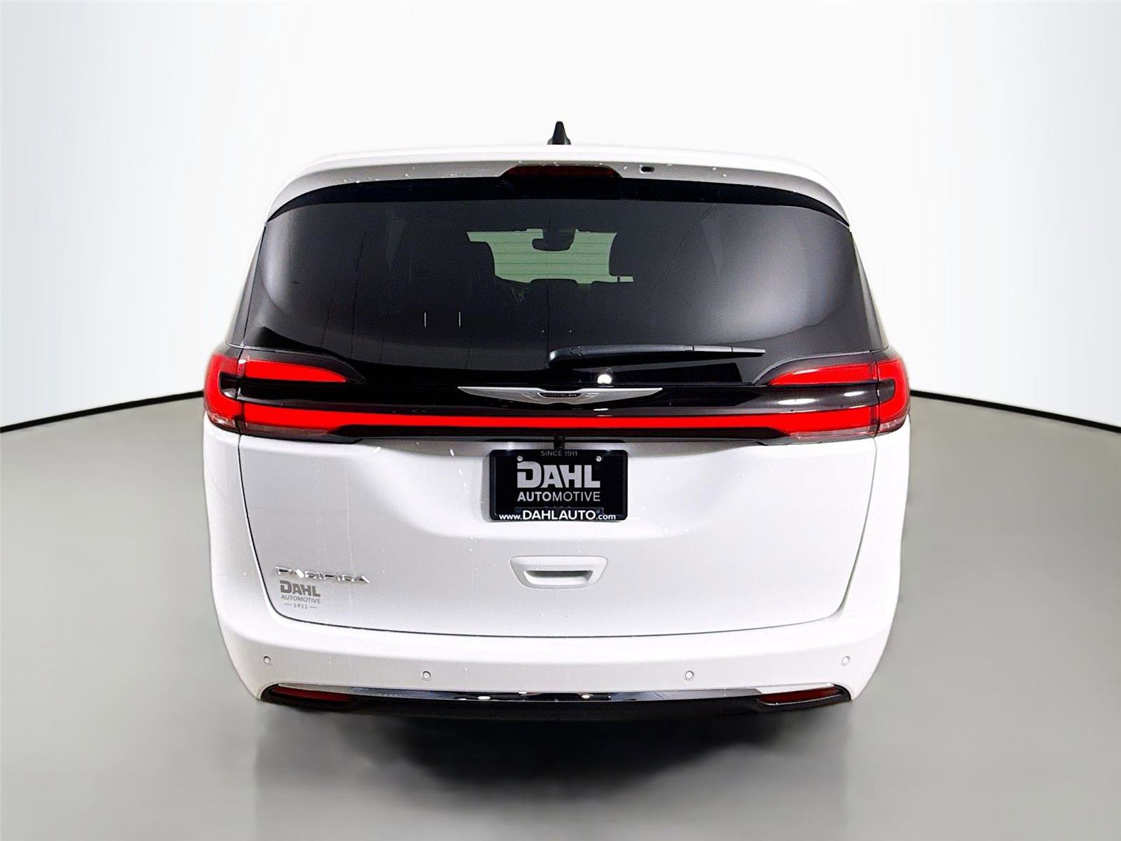 New 2026 Chrysler Pacifica Select image 6