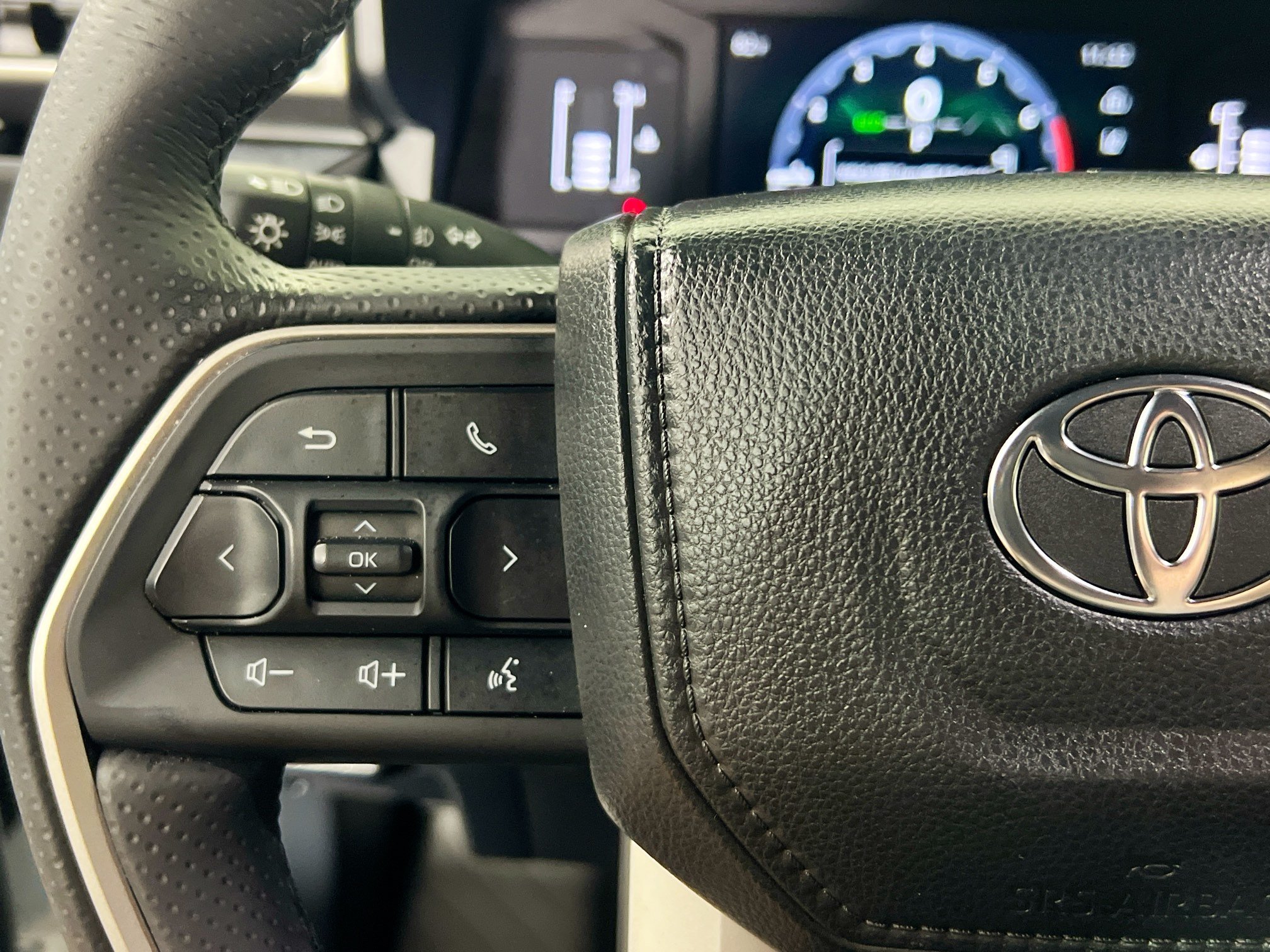 Used 2025 Toyota 4Runner SR5 RWD image 18