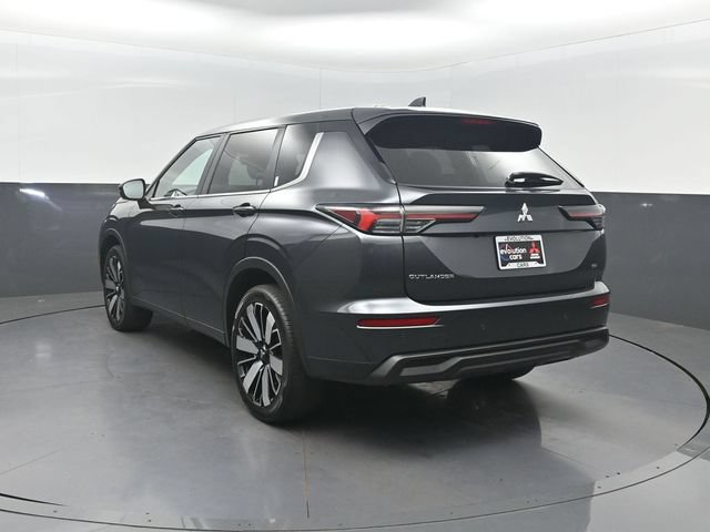 Used 2025 Mitsubishi Outlander SE FWD image 28