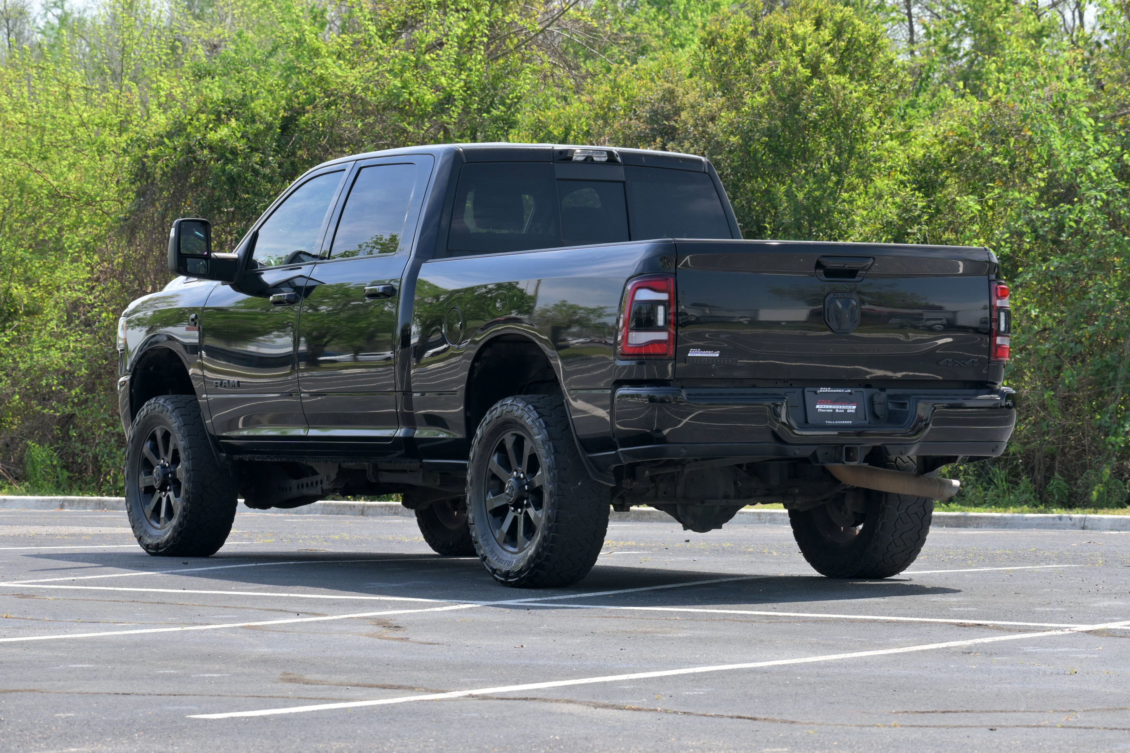 Used 2024 RAM 2500 Big Horn w/ Night Edition AWD/4WD image 3