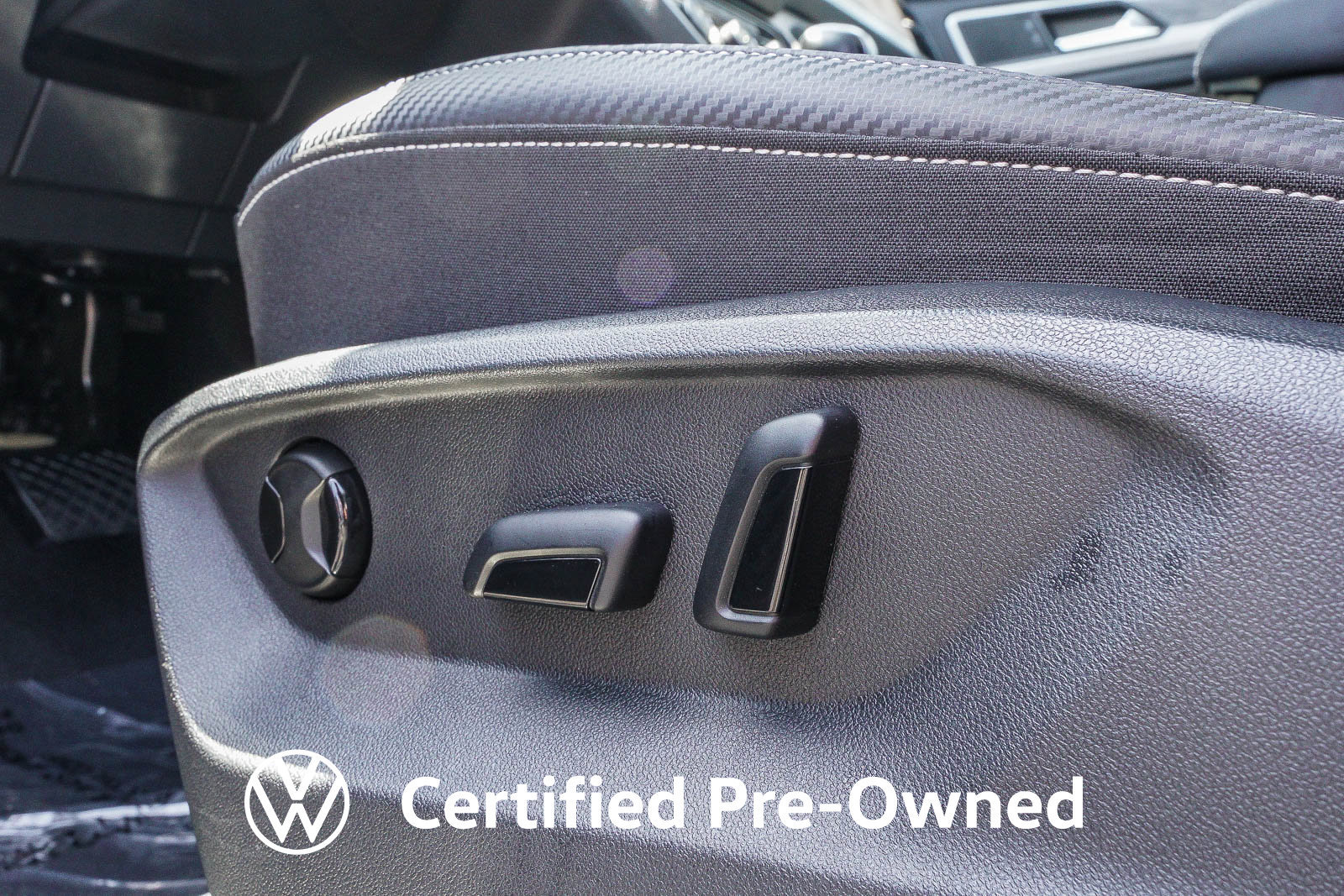 Certified 2023 Volkswagen Atlas Cross Sport SE FWD image 23