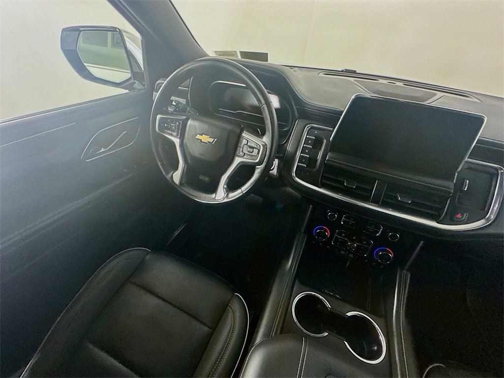 Used 2023 Chevrolet Suburban Premier image 9