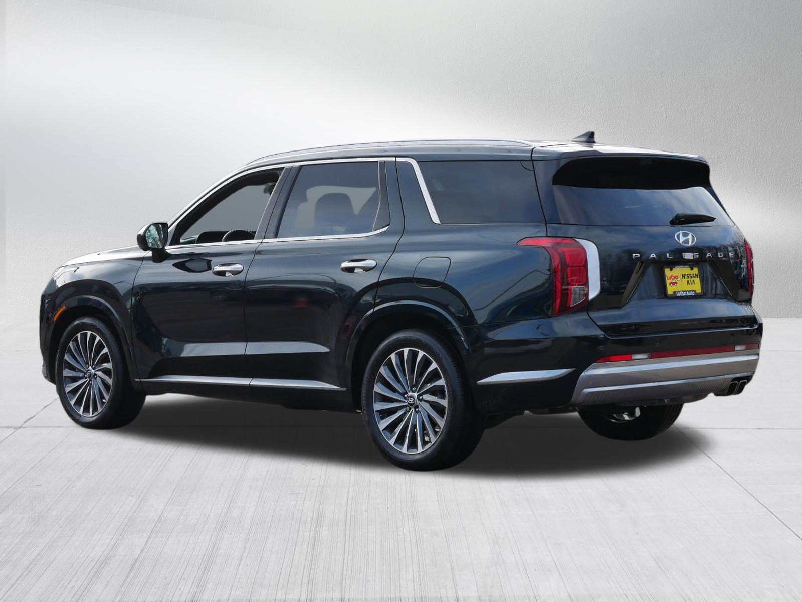Used 2024 Hyundai Palisade Calligraphy AWD/4WD image 5