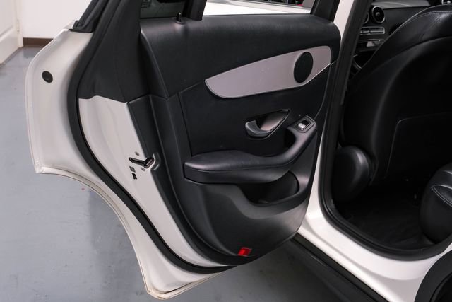 Used 2019 Mercedes-Benz GLC 300 w/ Premium Package image 42