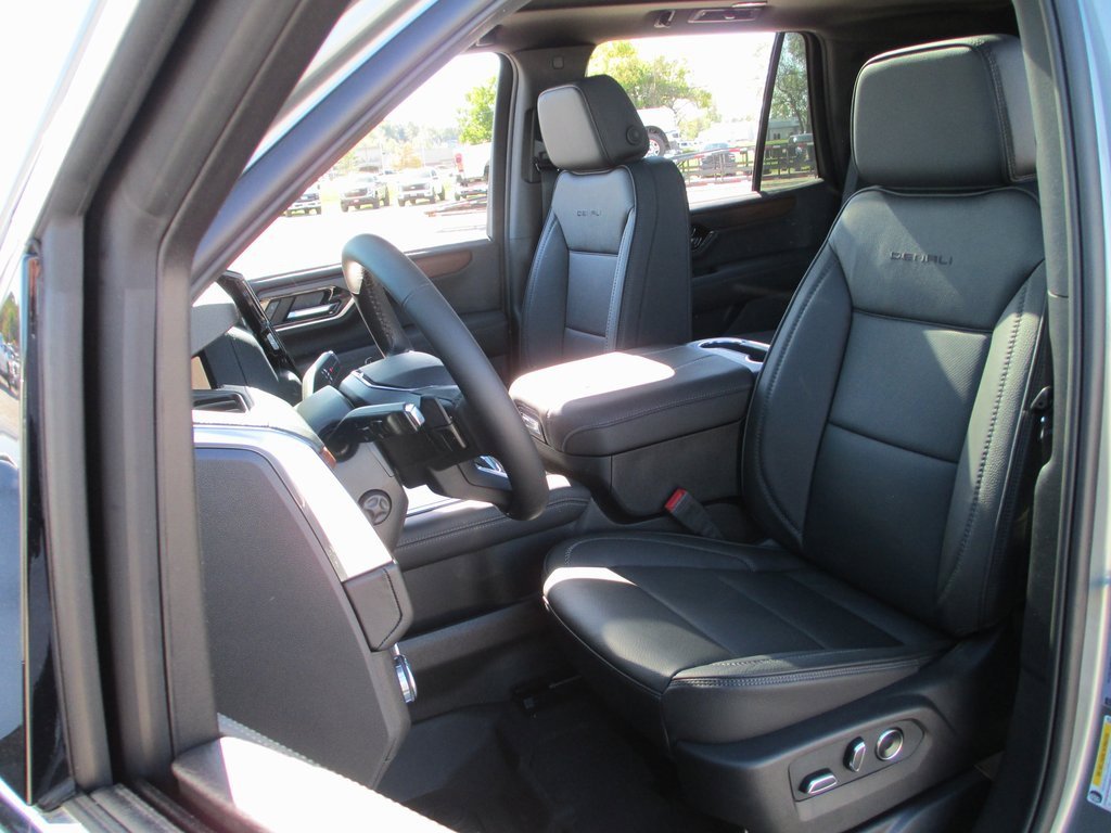 New 2026 GMC Yukon Denali w/ Sun & Power Step Package image 7