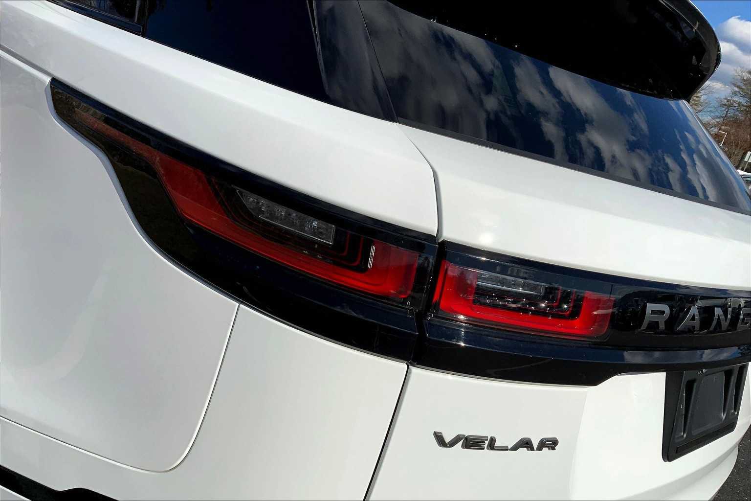 Certified 2022 Land Rover Range Rover Velar R-Dynamic S AWD/4WD image 26