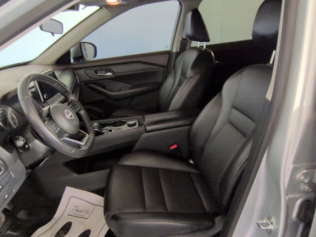 Used 2023 Nissan Rogue SV w/ SV Premium Package AWD/4WD image 13