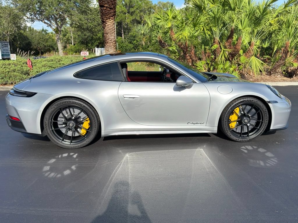 Used 2025 Porsche 911 Carrera 4 GTS AWD/4WD image 14
