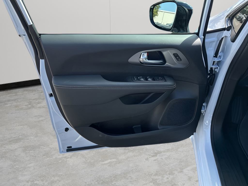 New 2026 Chrysler Pacifica Select w/ S Appearance Package FWD image 27