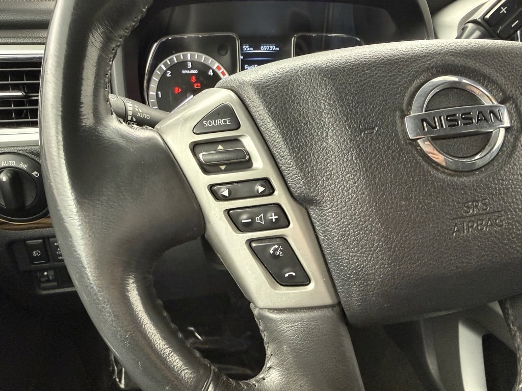 Used 2017 Nissan Titan SL image 28