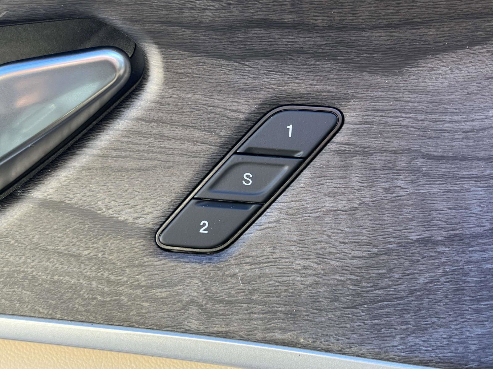 Used 2025 Jeep Grand Cherokee Limited image 16