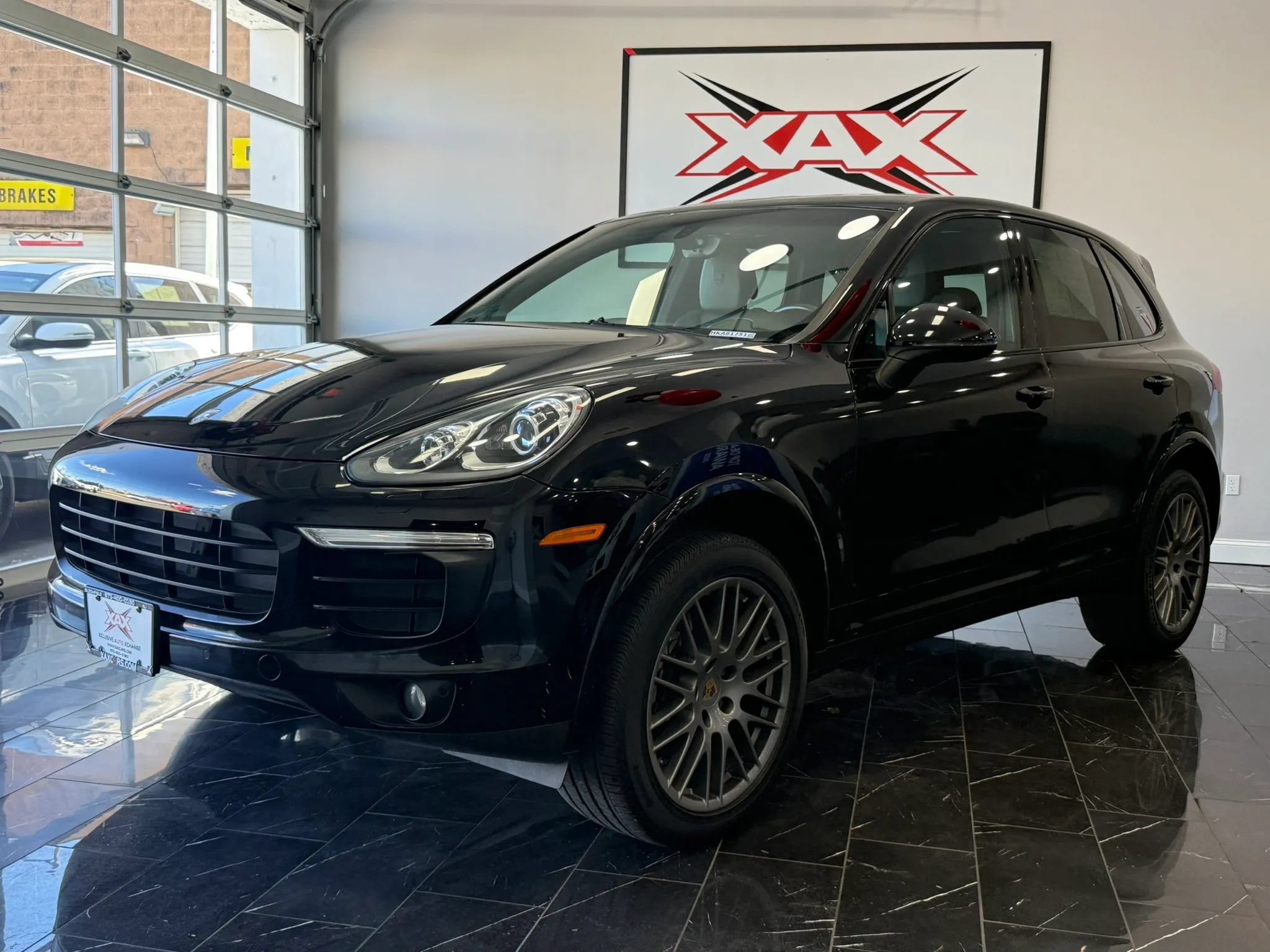 Used 2017 Porsche Cayenne Platinum Edition AWD/4WD image 38