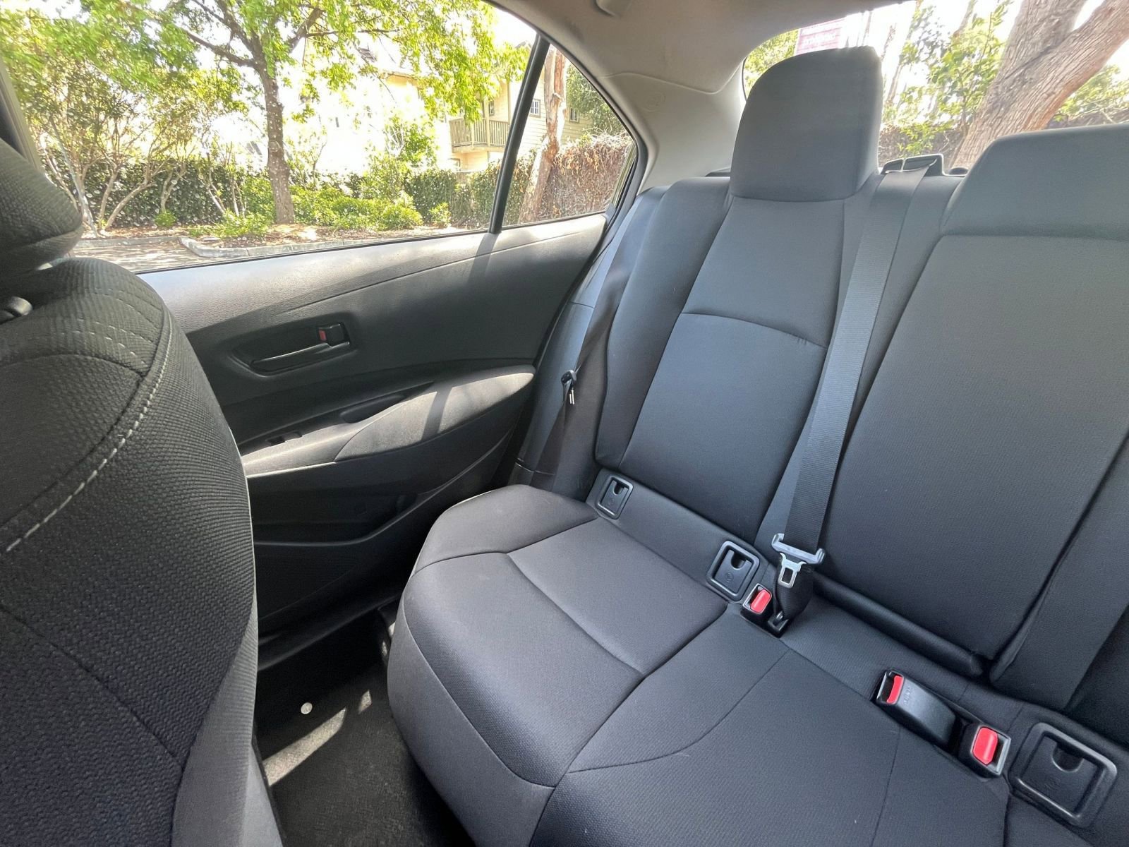 Used 2025 Toyota Corolla LE FWD image 37