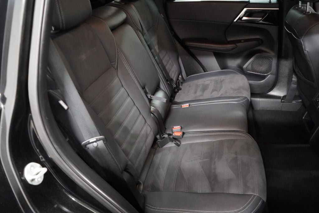 Used 2023 Mitsubishi Outlander SE FWD image 29